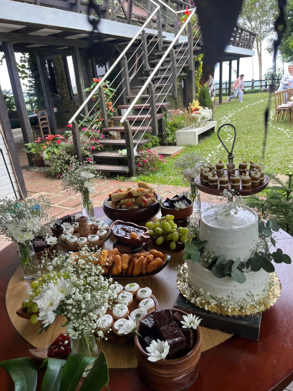 Boda en Rincones del Mogote · La mesa de dulces junto a la villa