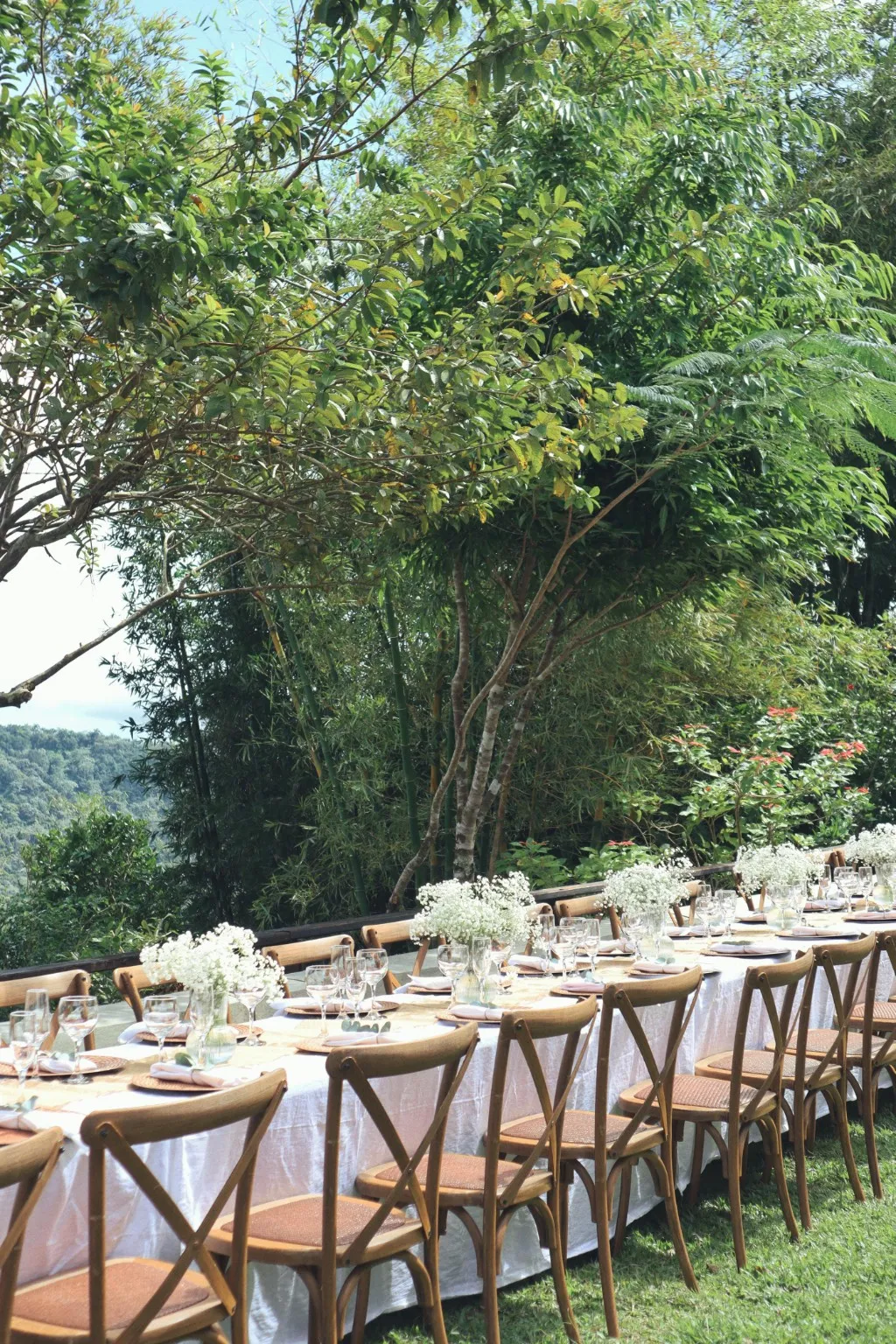 Montaje de una boda real en el jardín de Rincones del Mogote